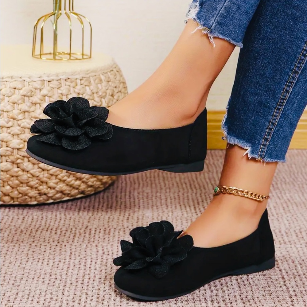 Black Floral Accent Women's Flat Loafers - Picture 5 of 7